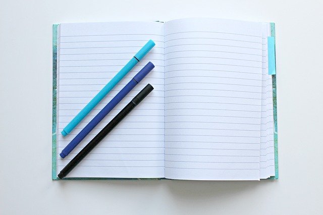 ノートと3本のペン